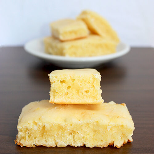Lemon Blondies, a light and dairyfree version of Brownies The Petite