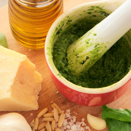 Italian Homemade Pesto Sauce - Quick, Easy and Vegetarian - Recipe by the petite cook