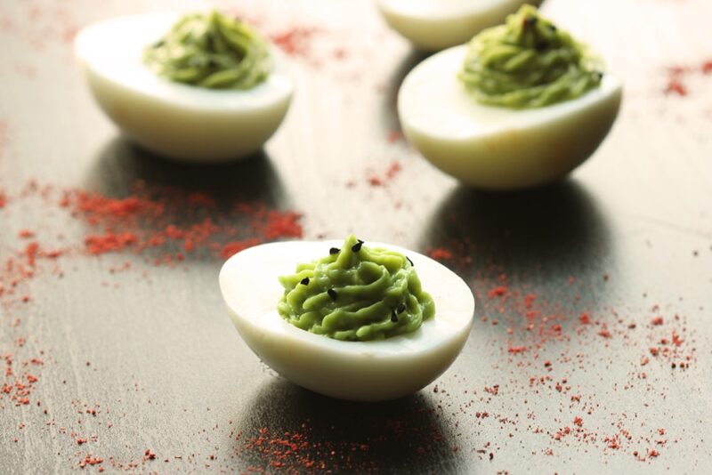 Chipotle Guacamole Deviled Eggs - The Egg-straordinary Easter Snack - www.thepetitecook.com