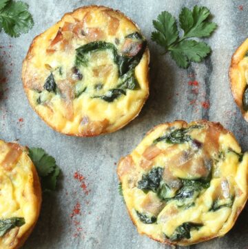 Spring MIni Frittatas- Breakfast, brunch, lunch, snack or dinner, mini frittatas got your back - The perfect stress-free meal is easy, nutritious and ready in just minutes! - recipe by www.thepetitecook.com