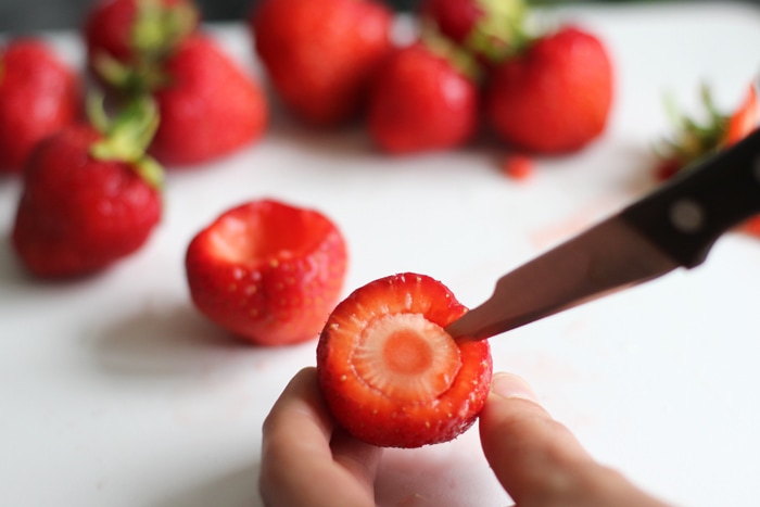 cheesecake-strawberries-prep