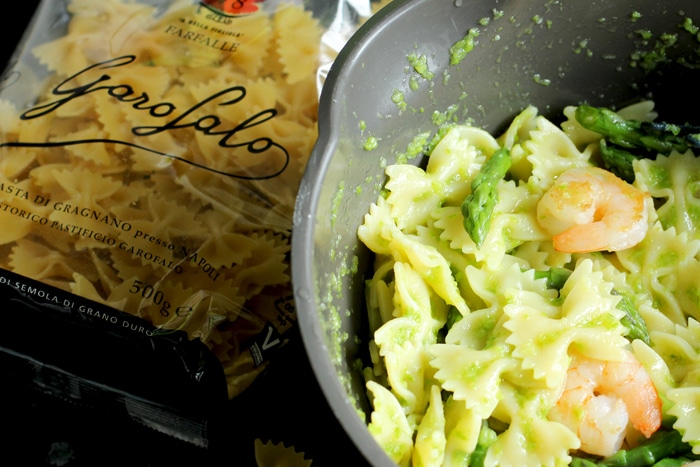 Fresh, light farfalle pasta with prawn and asparagus make Summer cooking effortlessly easy and quick! - Summer Pasta Salad recipe by The Petite Cook