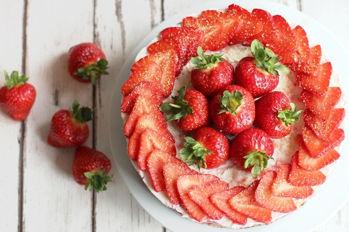 Easy No-Bake Strawberry Cheesecake - #Healthy #Summer Dessert #Recipe