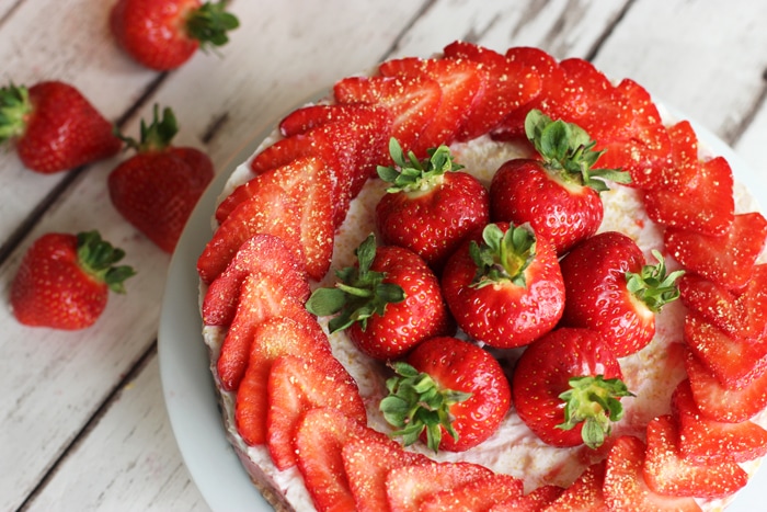 strawberry-no-bake-cheesecake