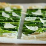 Asparagus tart with fresh herbs - Light, refreshing and aromatic, this tart makes a stunning appetizer for brunch, lunch and dinner! Healthy, quick homemade recipe by The Petite Cook