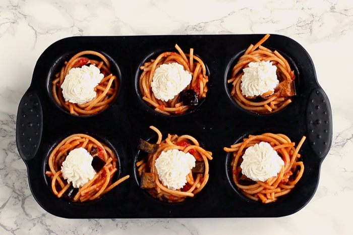 Sicilian Norma Spaghetti Cupcakes - This recipe combines the traditional flavours of sicilian pasta alla norma with a fun cupcake shape for an epic combo that will impress your guests! Recipe by The Petite Cook