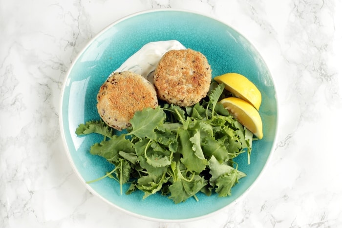 A healthy take on fish cakes - these easy-to-make Salmon Quinoa Fishcakes make a quick and balanced meal, plus they're gluten-free and dairy-free - Recipe from www.thepetitecook.com