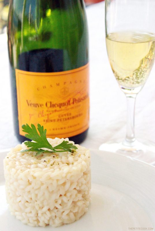 20-min Champagne Risotto - An easy and elegant entrée for any special occasion - Gluten-free and vegetarian, it makes a perfect starter for Christmas and New Year's Eve parties! Recipe from www.thepetitecook.com