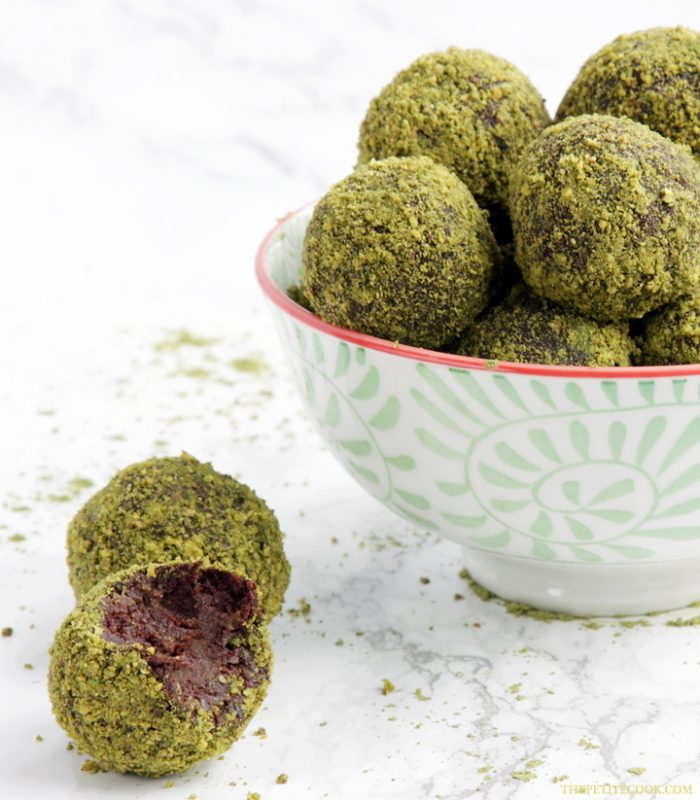 5-ingredient Matcha Orange Cocoa Truffles- A deliciously energy-packed healthy treat ready in just 10 minutes! - Vegan - Gluten-free - Dairy-free recipe from www.thepetitecook.com