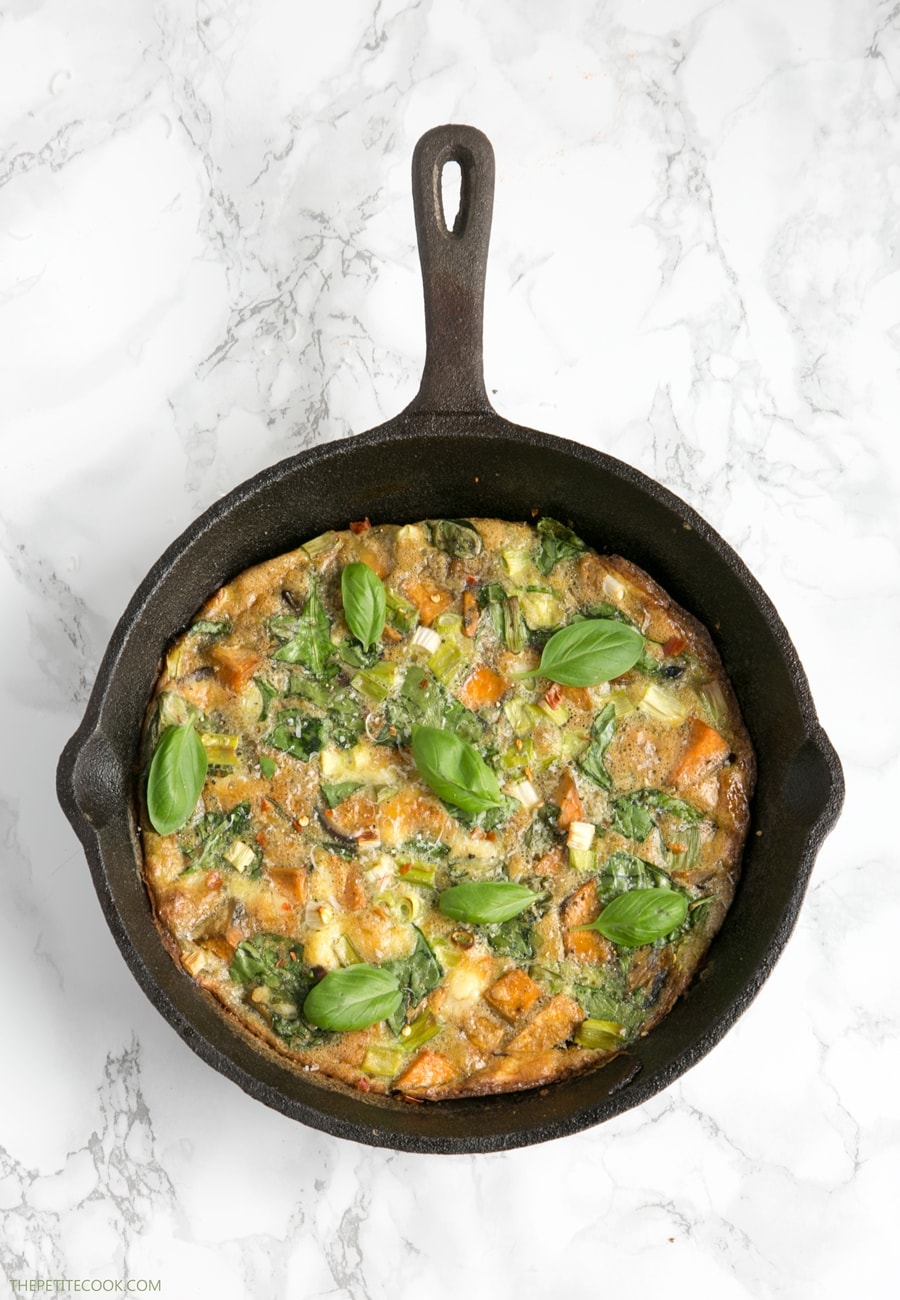 Say hello to Sweet Potato Frittata - the easiest breakfast, lunch, or dinner you'll ever make. It's awesomely healthy, ready in 30 min and gluten-free / dairy-free! Vegetarian recipe from www.thepetitecook.com 