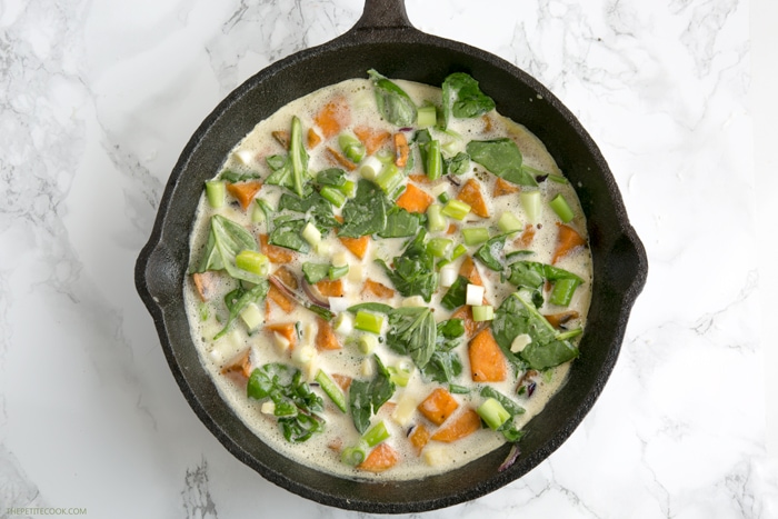 Say hello to Sweet Potato Frittata - the easiest breakfast, lunch, or dinner you'll ever make. It's awesomely healthy, ready in 30 min and gluten-free / dairy-free! Vegetarian recipe from www.thepetitecook.com 