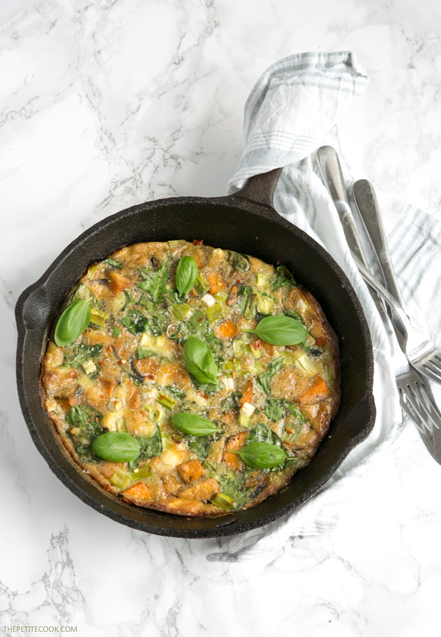 Say hello to Sweet Potato Frittata - the easiest breakfast, lunch, or dinner you'll ever make. It's awesomely healthy, ready in 30 min and gluten-free / dairy-free! Vegetarian recipe from www.thepetitecook.com 