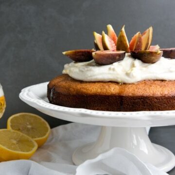 This Lemon Beer Cake with Honey and Figs is a really simple but still impressive dessert, with a citrusy beer note to keep it moist and add extra flavour. It’s perfect early in the morning with coffee, or late at night after dinner with a beer, of course. Recipe from www.thepetitecook.com