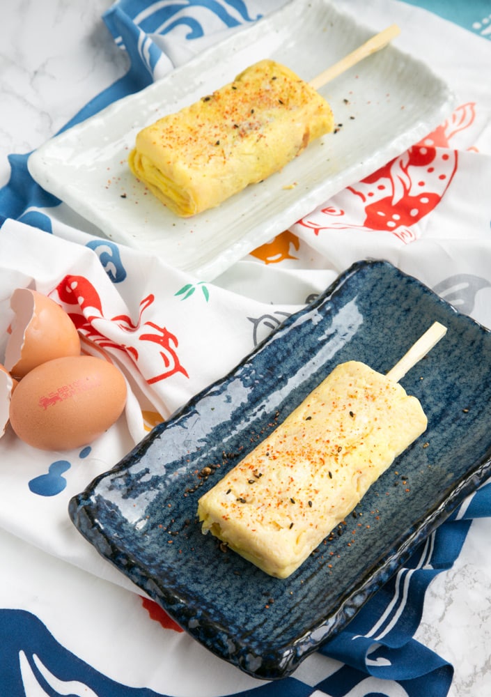  A basic 4-ingredient version of the traditional Japanese omelette - This easy Tamagoyaki makes a great protein-packed snack on the go in just 15 min. Recipe from www.thepetitecook.com
