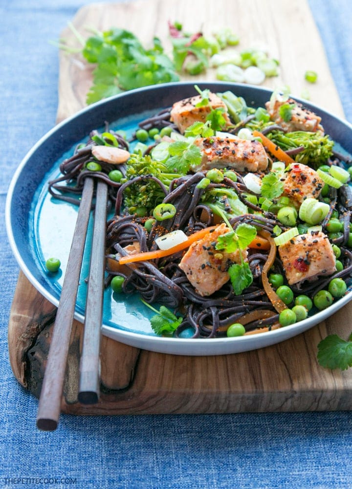 Ready in 20 min Thai Sweet Chili Salmon Soba noodles. Packed with healthy proteins, fats and fiber and completely dairy-free, egg-free and gluten-free. Recipe by The Petite Cook - www.thepetitecook.com