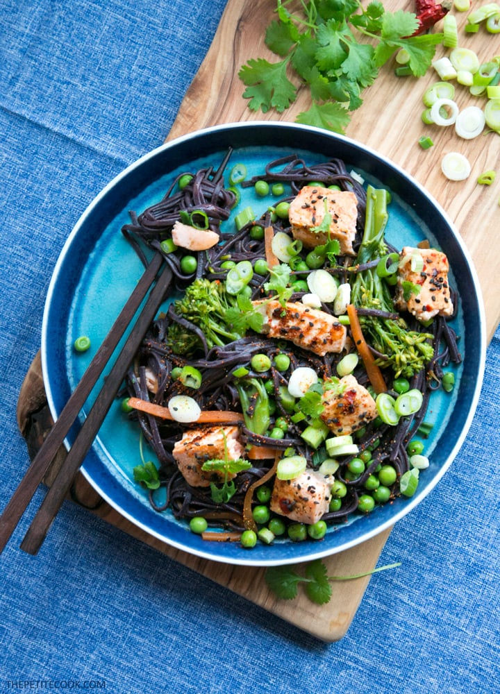 Ready in 20 min Thai Sweet Chili Salmon Soba noodles. Packed with healthy proteins, fats and fiber and completely dairy-free, egg-free and gluten-free. Recipe by The Petite Cook - www.thepetitecook.com