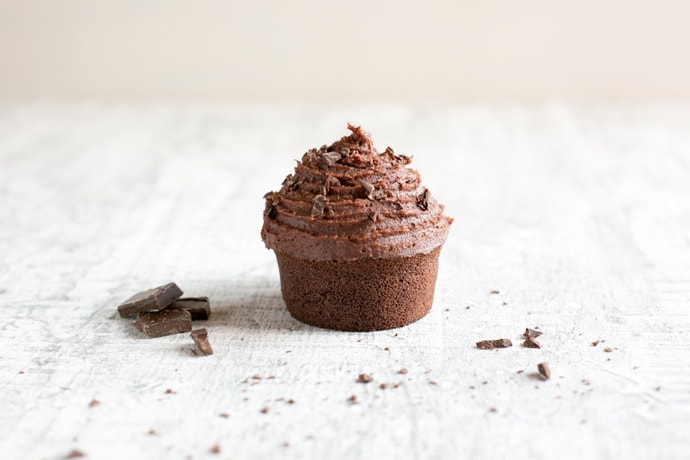 chocolate cupcake topped with chocoalte frosting