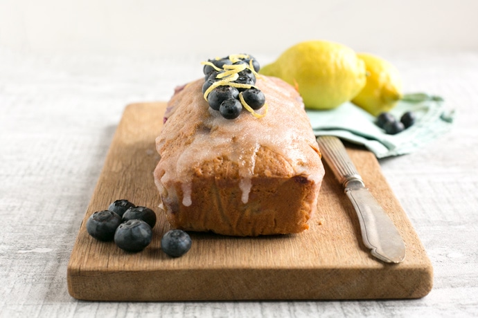 This Blueberry and Lemon Earl Grey Tea Cake is the perfect addition to an afternoon tea. A lightly infused Earl Grey sponge and a decadent lemon glaze, match just brilliantly the refreshing taste of seasonal blueberries! Recipe from The Petite Cook