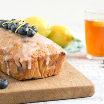 This Blueberry and Lemon Earl Grey Tea Cake is the perfect addition to an afternoon tea. A lightly infused Earl Grey sponge and a decadent lemon glaze, match just brilliantly the refreshing taste of seasonal blueberries! Recipe from The Petite Cook