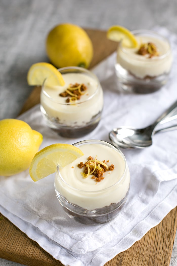 This gluten-free No-Bake Gin Lemon Cheesecake is superbly refreshing, with a vibrant citrusy note and a nice boozy kick. Perfect to enjoy on a hot summer weekend! Recipe by The Petite Cook - www.thepetitecook.com