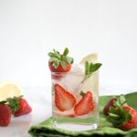 Fizzy, boozy and refreshing, this Strawberry Gin Fizz has it all! Ready in no time with simple ingredients, it's the perfect drink to enjoy all summer long! Recipe from The Petite Cook