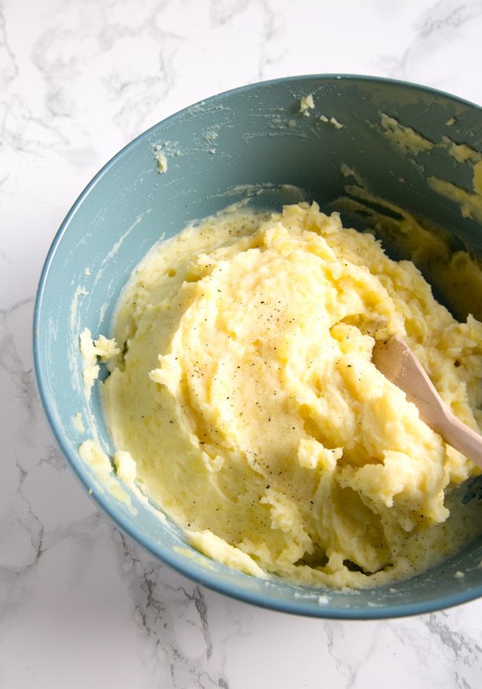 recipe step 3: ready mashed potatoes into the bowl