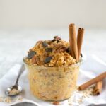 This #glutenfree Pumpkin Pie Overnight Oats is like having dessert for breakfast! Creamy oats, crunchy pecan nuts, and packed with pumpkin pie flavors, make this the perfect fall morning treat! Recipe by The Petite Cook