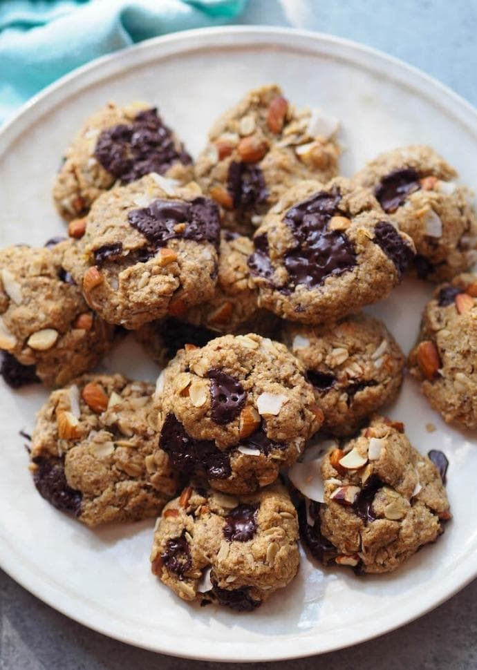 healthy kitchen sink cookies.