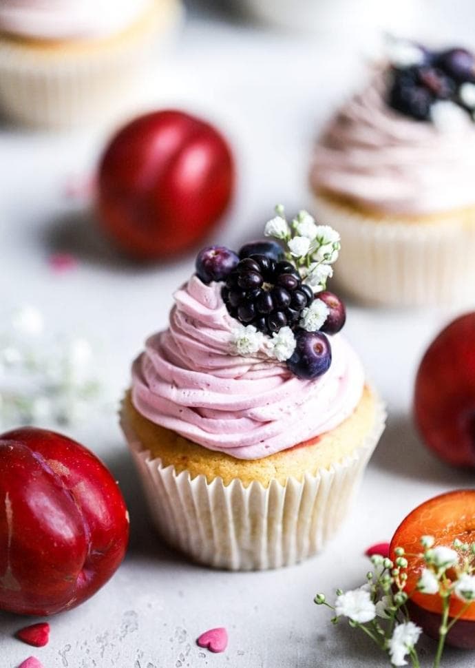 vegan vanilla plum cupcakes.