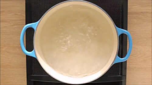 pot of boiling water