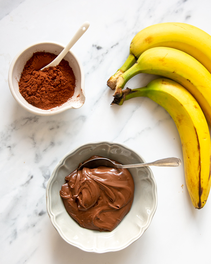 recipe ingredients: nutella, cocoa powder, 3 bananas.