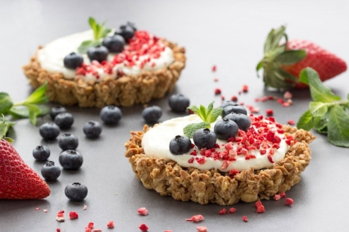 granola crust fruit tart