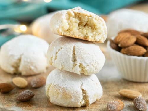 Amaretti Cookies - Italian Almond Cookies - The Petite Cook™