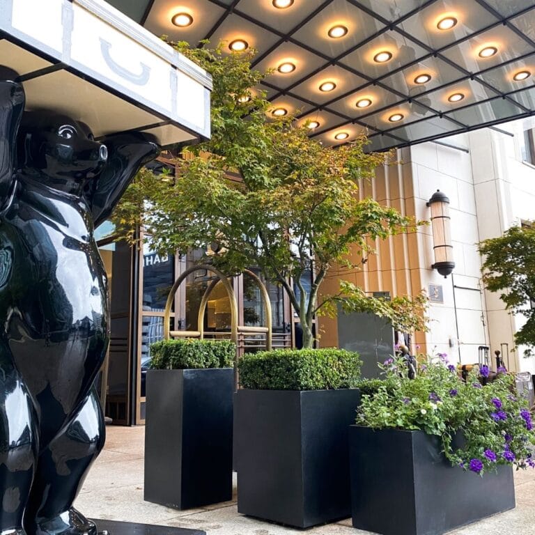 the ritz carlton berlin entrance.