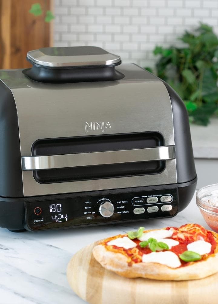pizza in ninja foodi max pro air fryer.