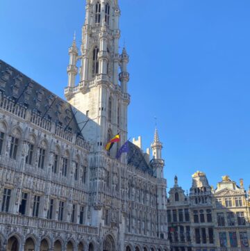 Grand place view over a weekend in Brussels.