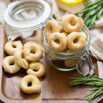 Italian taralli.