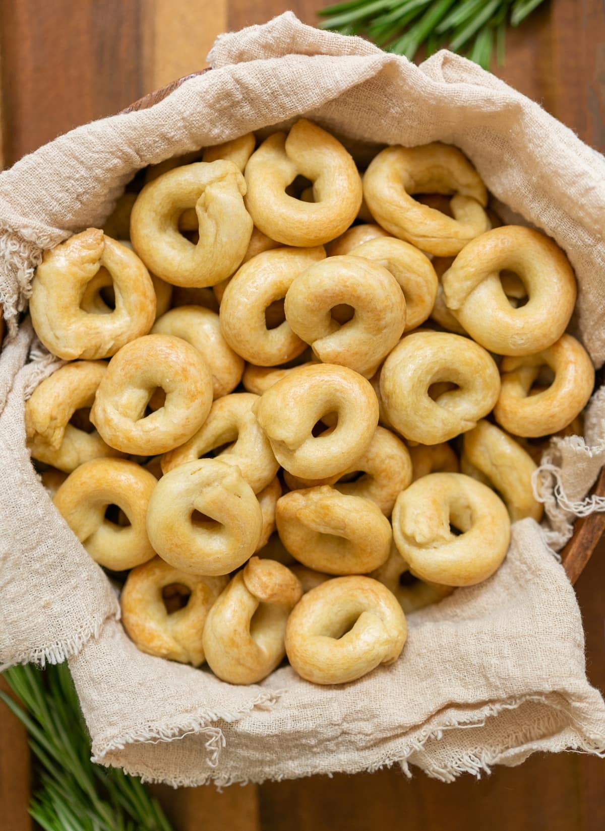 Taralli crackers.