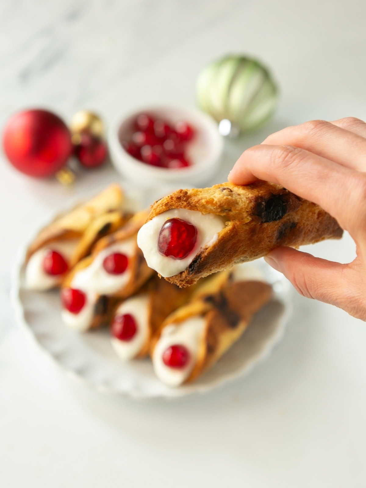 Panettone cannoli with ricotta filling.