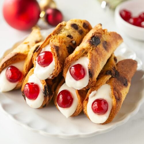christmas cannoli.